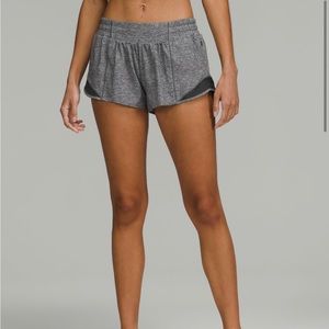 Lululemon Hottie Hot Shorts 2.5